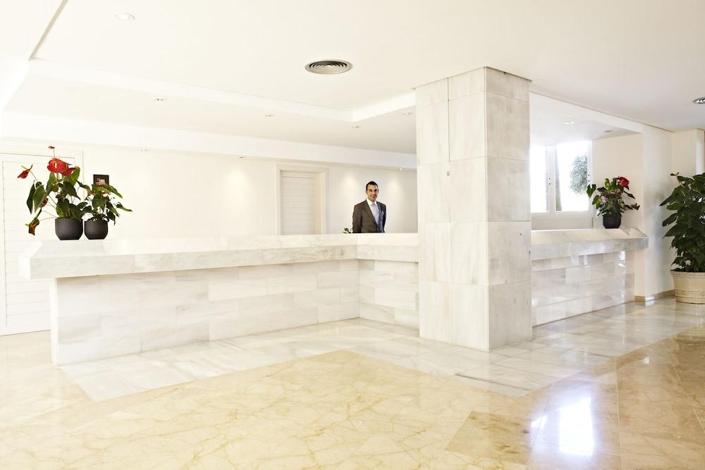 Grupotel Aparthotel 4*